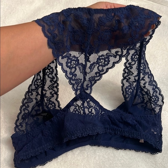 Lace Bralette in Navy Blue - Picture 6 of 7